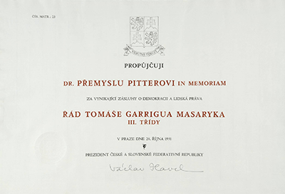 The decree to bestow The Order of Tomáš Garrigue Masaryk to P. Pitter, in 1991.
