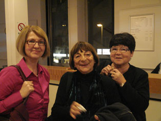 Greta Klingsberg in the middle, in 2013.