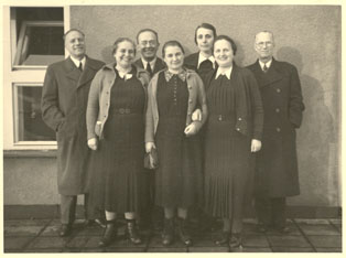 Child-care workers at the terrace of the Prague Milíč House, from the left P. Pitter, A.Rottová, J. Rott, O. Fierzová, M. Horáková, A. Pohorská, F. Krch.